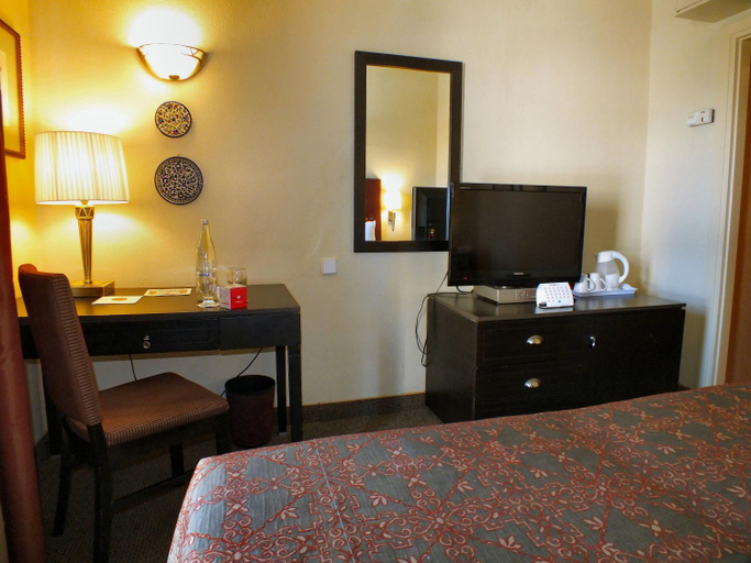 Bedroom 2, Prima Kings Hotel