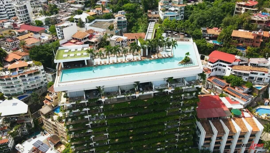 Room 2, Soho PV Stunning Views Luxury Heated Rooftop Pool, Puerto Vallarta