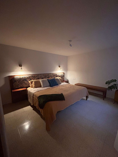 Room 3, 21 Wonderful Apartment Location Design Balcony AC, Del Centro