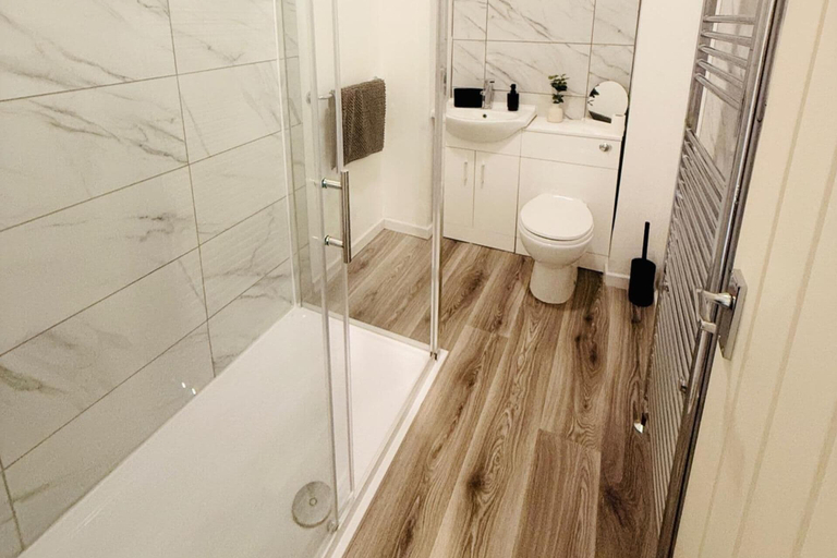Bathroom 4, Pet Friendly 1-bed Flat, Sleeps 3 With Parking, South Tyneside