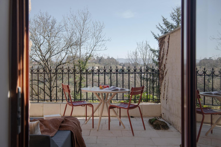 Facilities 4, MiHotel - Grenier a Sel de Perouges, Ain