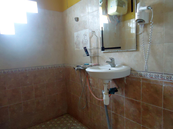 Bathroom 2, The Reinhold Guesthouse Bali, Badung