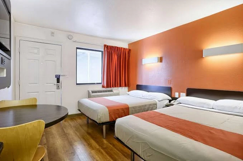 Bedroom 4, Super 8 by Wyndham Walnut Creek, Contra Costa