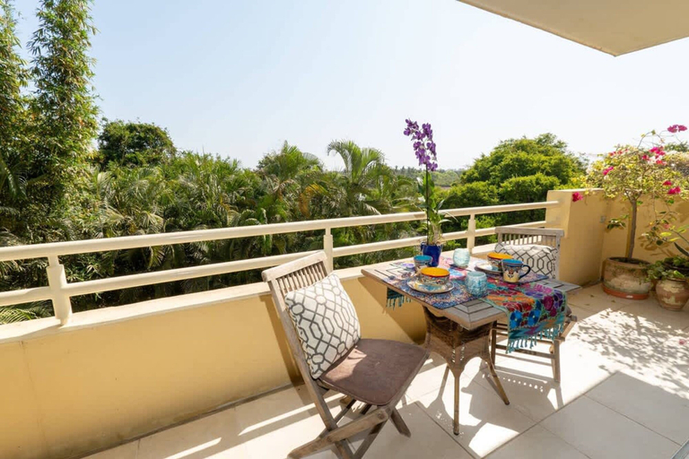 Room 5, Sleeps 6 Views Beach 1 Block, Compostela