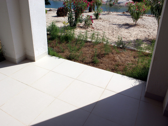 Room 5, Elegant Lagoon View One-bedroom, Taqah