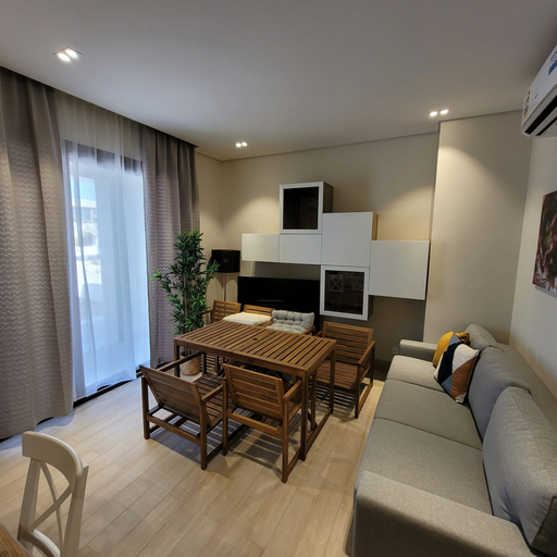 Room 4, Chic 1-bedroom With Pool View, Taqah