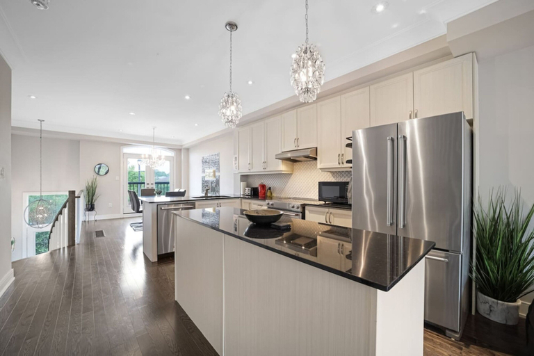 Room 2, Family-friendly 3BR Mississauga Home w Parking, Peel
