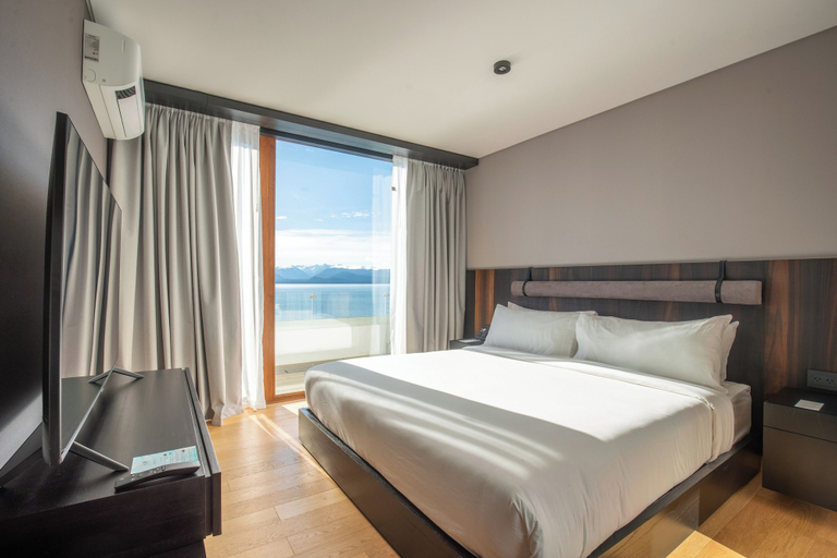 Bedroom 4, Radisson Blu Bariloche, Bariloche
