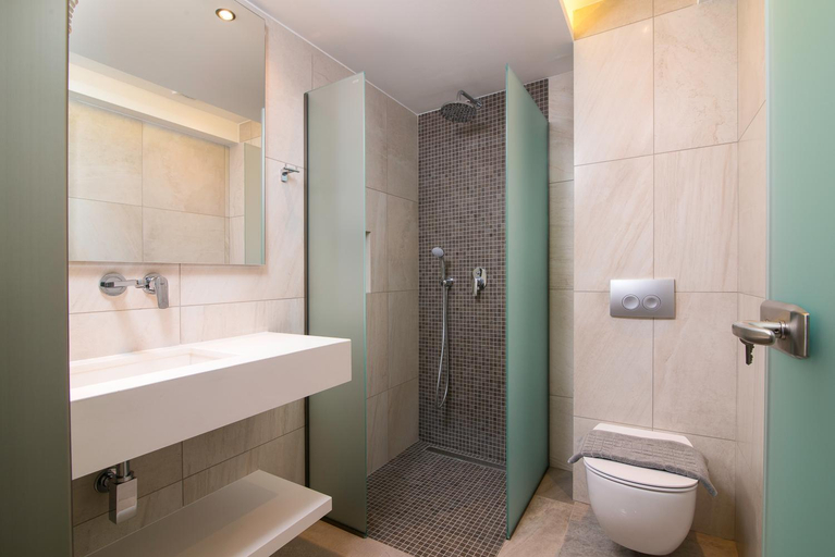 Bathroom 4, Aegean Infinity Deluxe, East Macedonia and Thrace