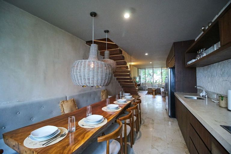 Room 4, Tulum Luxury With Roof Pool and Beach Club Access, Cozumel