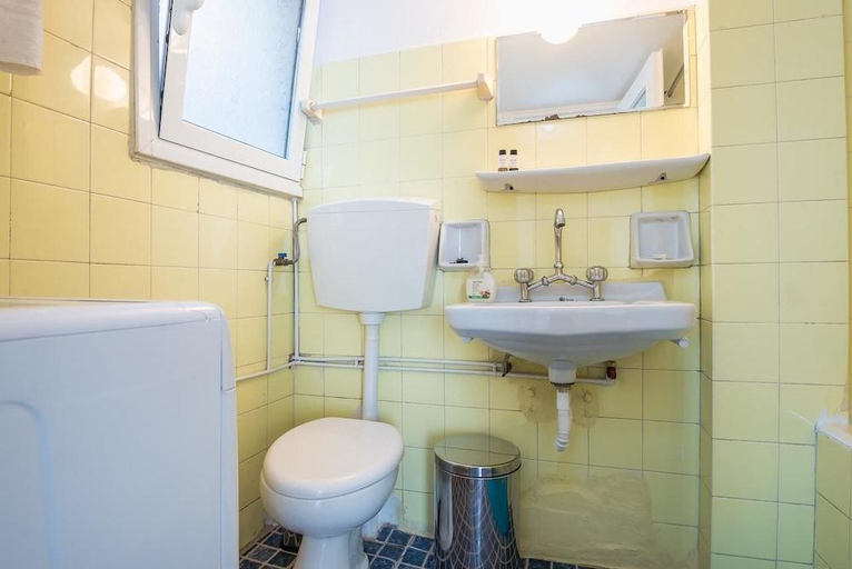 Bathroom 2, Acropolis View Paradise Apartments, Attica