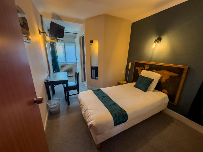 Bedroom 3, Logis Hotel Restaurant des Voyageurs, Corrèze