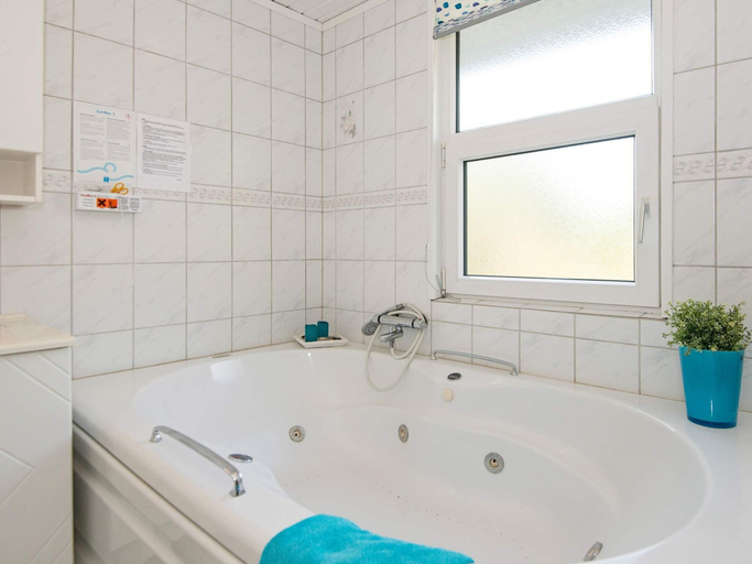 Bathroom 3, 6 Person Holiday Home in Hejls, Kolding