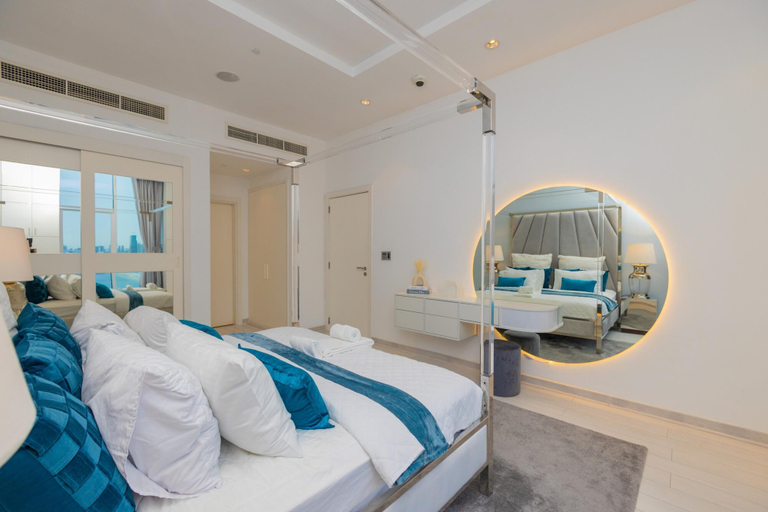 Room 2, Sophisticated 1BR Palm Apt w Beach Access, Dubai