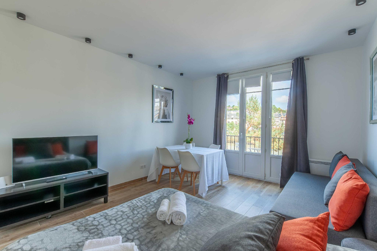 Others 3, Studio sleeps 4 with terrace, 500m Place Morny, Calvados