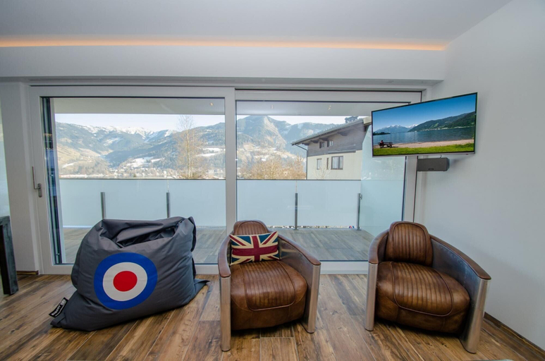 Room 4, Superb Alpine Lodges Zell am See 4pax, Zell am See