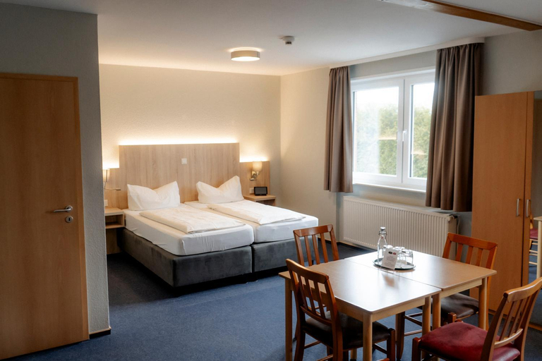Bedroom 2, Hotel Herbers, Aurich