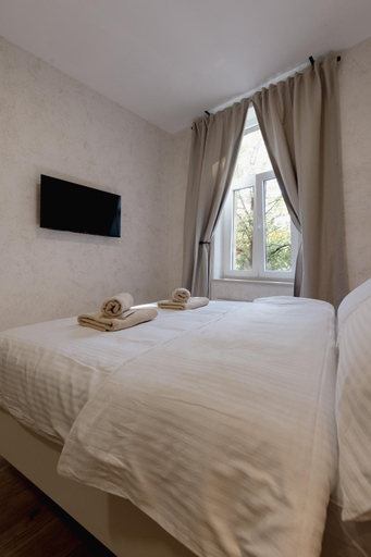 Others 5, Place 2 stay Zagreb, Zagreb