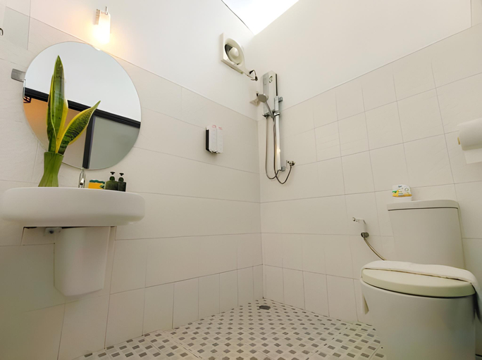 Bathroom 3, Pai Family House, Pai