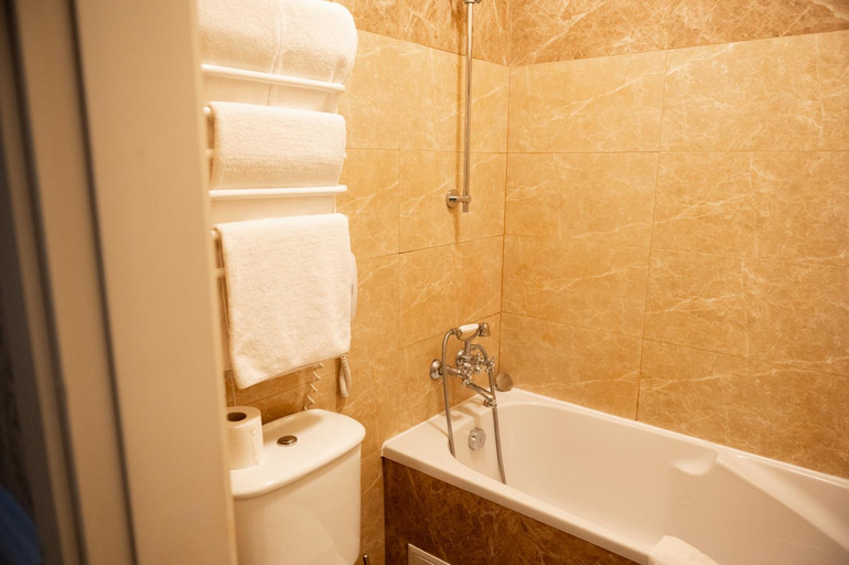 Bathroom 4, Royal Olympic Hotel, Pechers'kyi