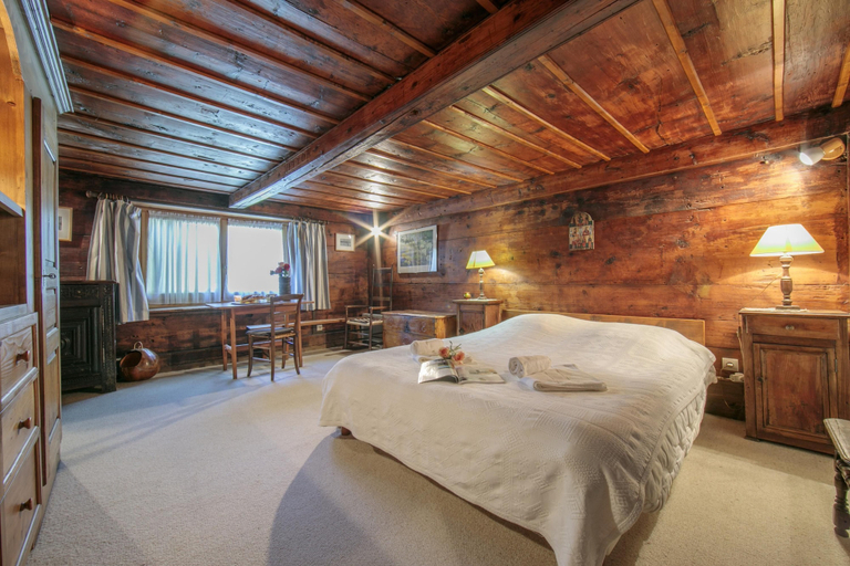 Room 5, Chalet Du Croz RJ in Le Tour Argenti re, Haute-Savoie