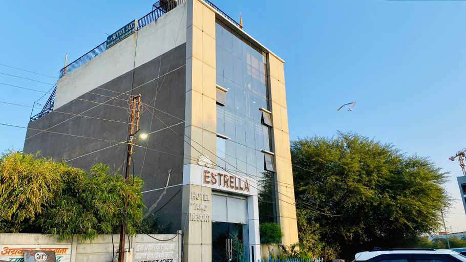 Exterior & Views 2, B&B Estrella Hotel And Resort, Indore