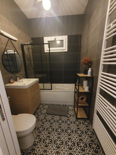 Bathroom, Chambre cosy Bed and Breakfast entre Paris et Disney, Seine-Saint-Denis