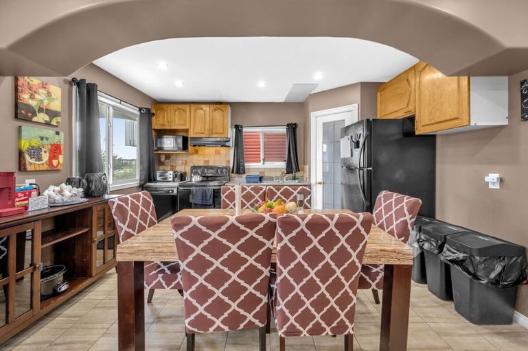 Room 4, 52-3 Bed Suite on Lake Central A C By Airport, Division No. 6