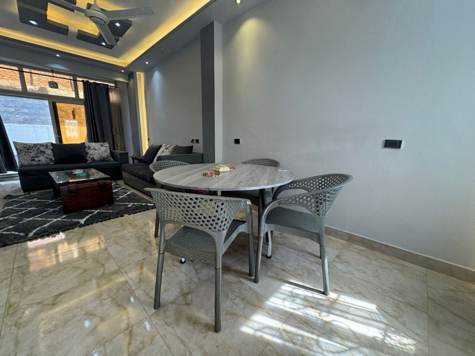 Room 5, 129 2BR Townhouse 2 Bath TV Backyard, Sheikh Zayed