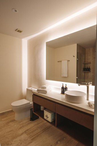 Room 3, Gorgeous Loft Jungle Views and Premium Amenities, Cozumel