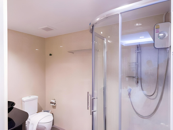 Bathroom 3, Royal Asia Hotel Pratunam , Ratchathewi