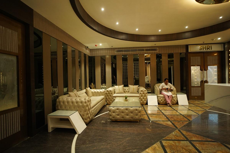 Public Area 3, Hotel Square S, Varanasi