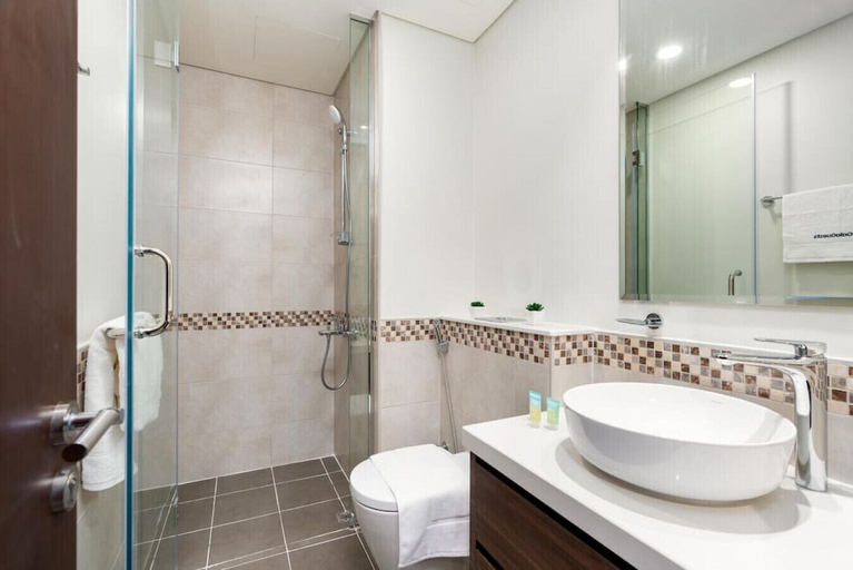 Room 3, Soothing 1BR at Downtown Dubai Business Bay, Dubai