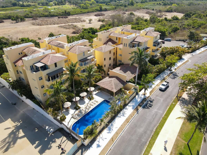 Room 3, Sleeps 6 Views Beach 1 Block, Compostela