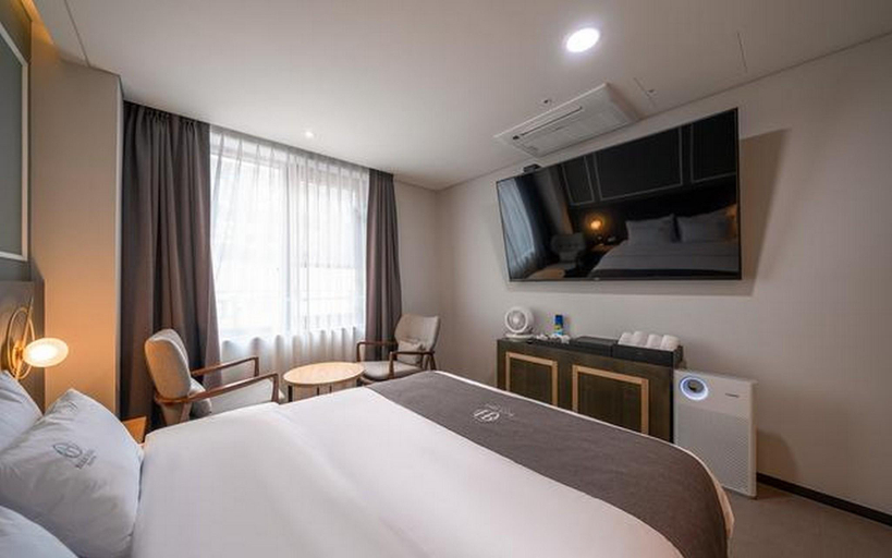 Bedroom 4, Hanam Bluehill Hotel, Guri