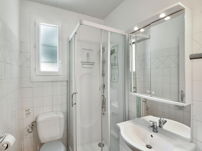 Bathroom, Gite in holiday park with swimming pool, Charente-Maritime