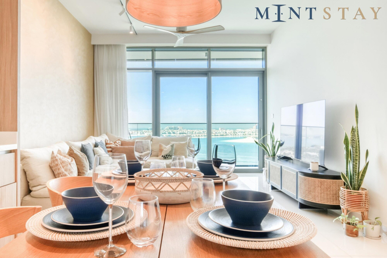 Room 5, Luxury Sea View Living on Emaar Beachfront, Dubai