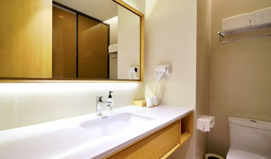 Bathroom 4, Ji Hotel Shanghai Changshou Road, Shanghai