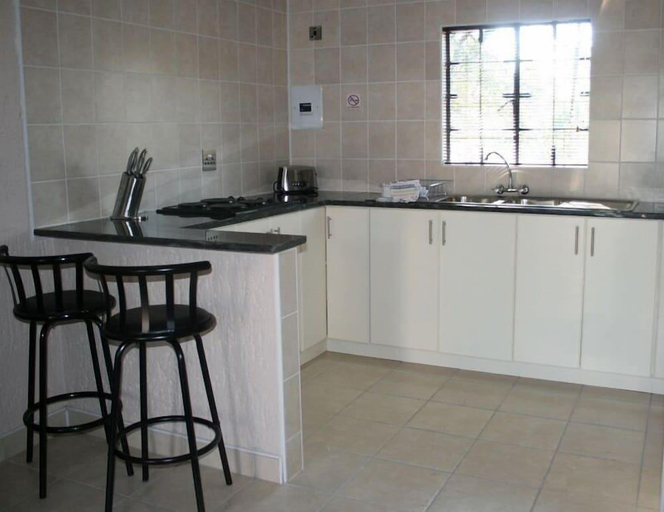 Others 5, Queness Inn, Ngamiland East
