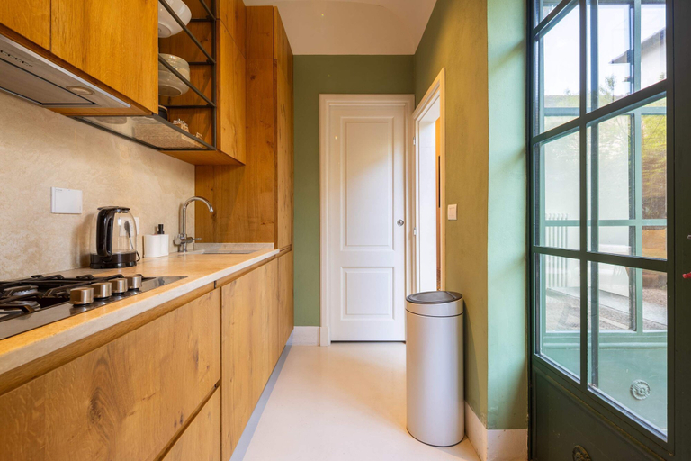 Room 4, w Amazing 2BR in Centric in Florencia, Florence