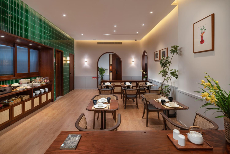 Food & Drinks 5, Wuyu Hotel, Smart Park & Happy Valley Jinshansi Metro, Chongqing