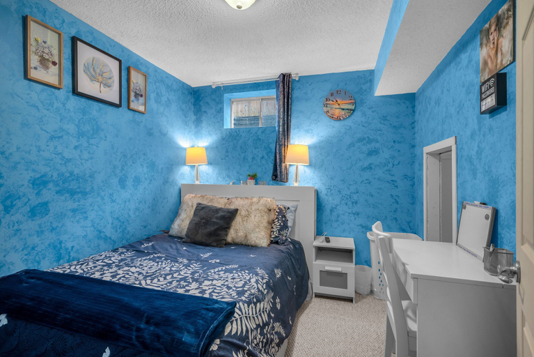 Room 3, 33 Executive Home A C Airport, Division No. 6