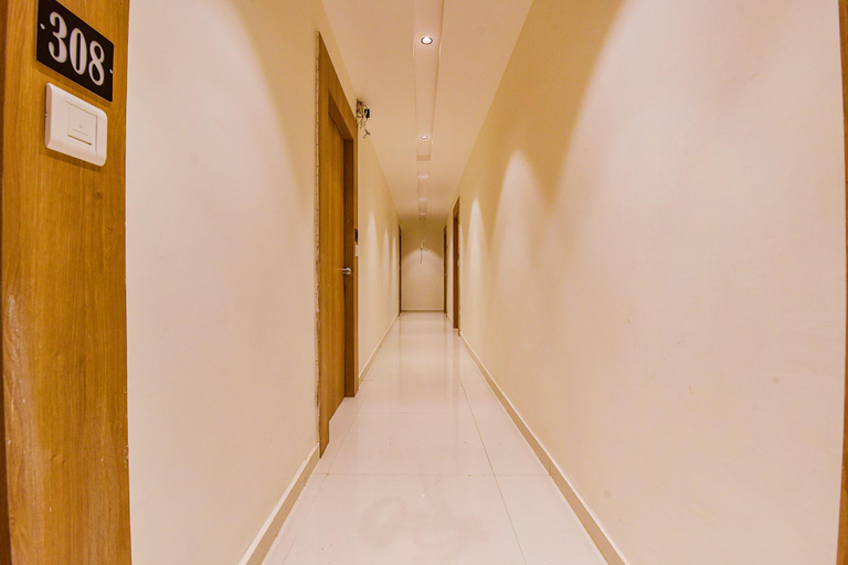 Public Area 3, HOTEL GREEN TREE, Gandhinagar
