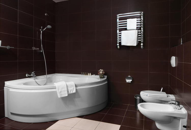 Bathroom 4, Oscar, Drohobyts'ka