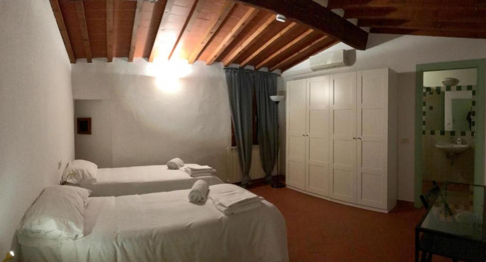 Room 2, Alfani Second Floor in Firenze, Florence