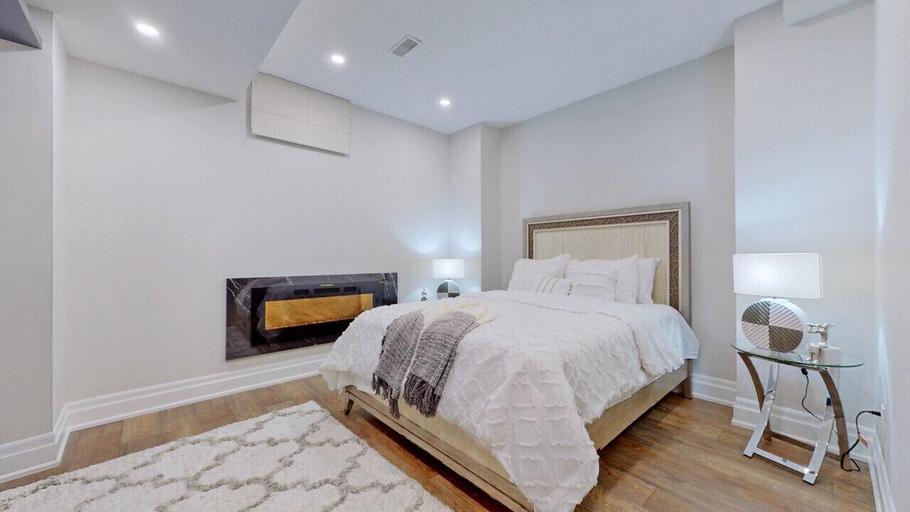 Room 4, Family Modern Walkout Basement w Sauna Ski Resort 30min, Simcoe