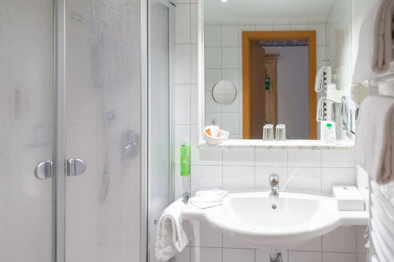 Bathroom 4, Aktiv Hotel Schweiger, Ostallgäu