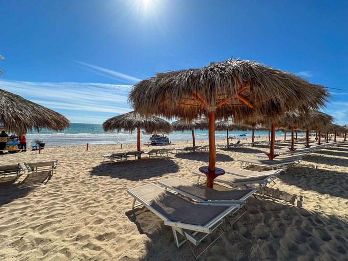 Room 5, Paradise Found Luxe 2BR Condo in Iconic Location, Puerto Peñasco