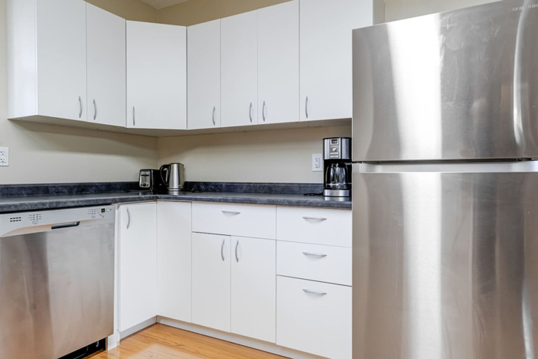 Room 5, Charming 3BR Home in Quiet Kitchener Neighborhood, Waterloo
