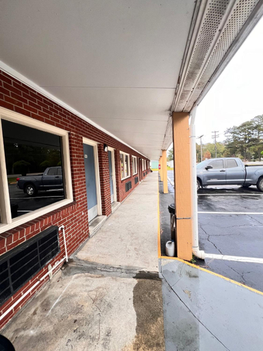 Others 2, BUDGET INN, Onslow